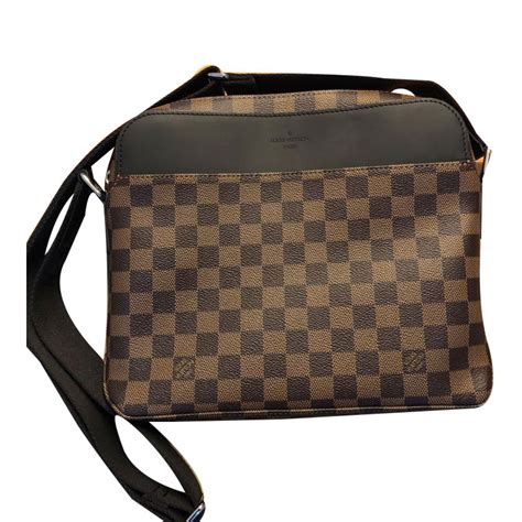 sac louis vuitton homme bandouliere|sacoche bandoulière homme.